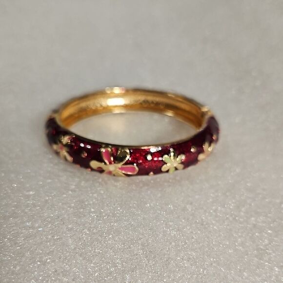 Elegant Floral Gold tone and Red Enamel Bangle - Picture 5 of 5